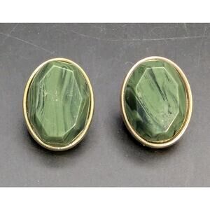 Vintage Gold Tone Green Faceted Clip-On Earrings JJG/Jonette Jewelry Gallery